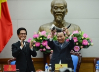 “Vác tù và...” doanh nghiệp!